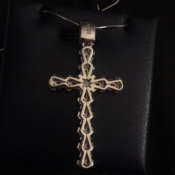 Beautiful New 925 stone Cross - Picture 2 of 2